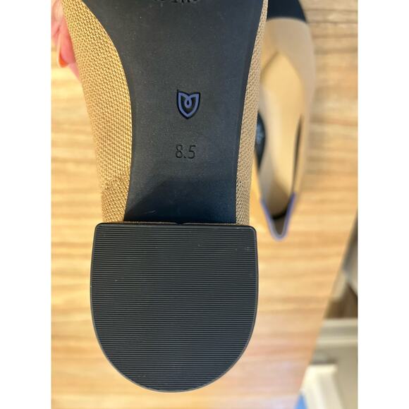 Rothys Size 8.5 The High Point Heels Wren Captoe Camel Black Colorblock Pumps - Picture 8 of 12